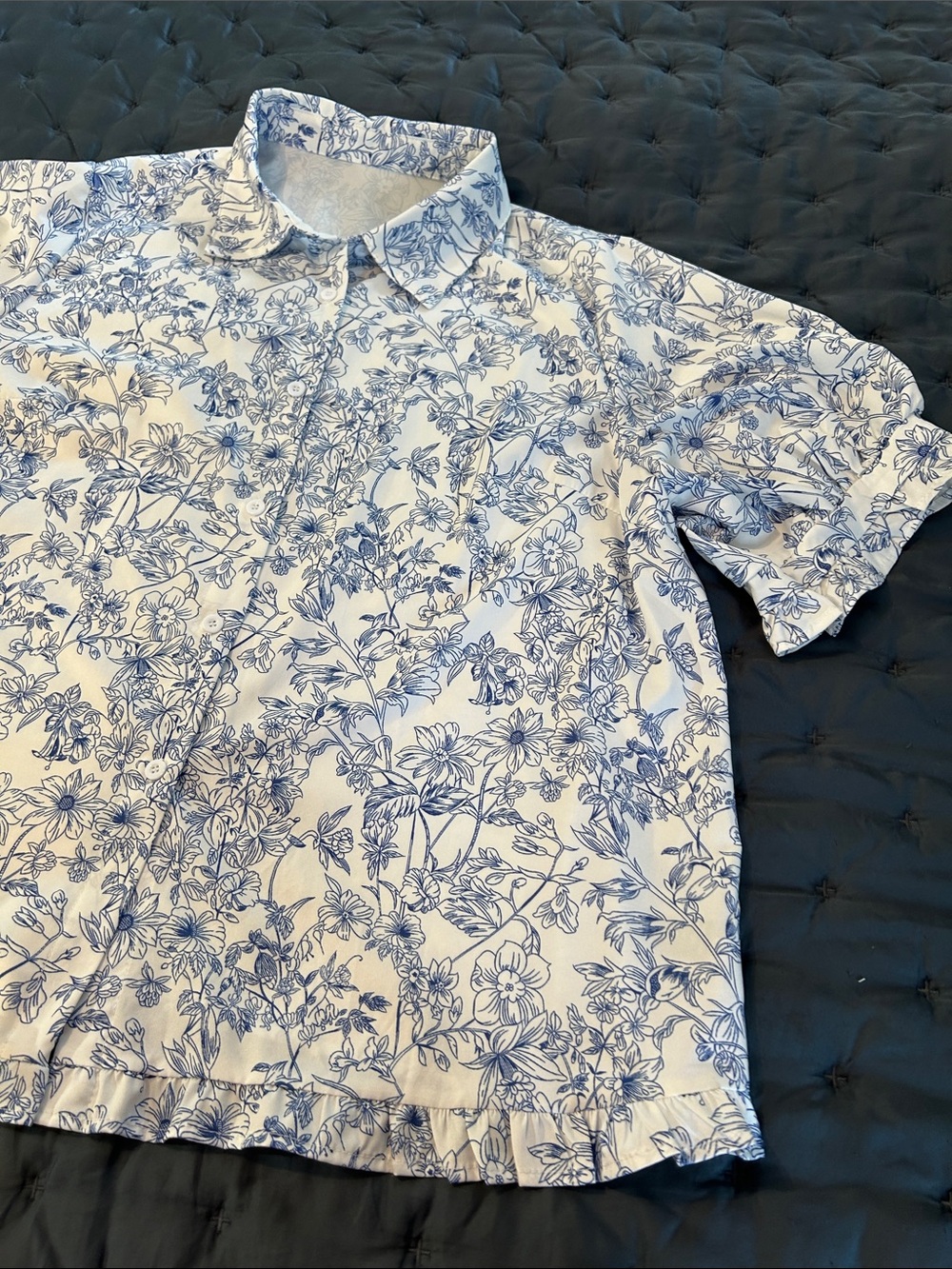 5 for 25$ SHEIN White Blouse with Blue Floral Print - Picture 2 of 3